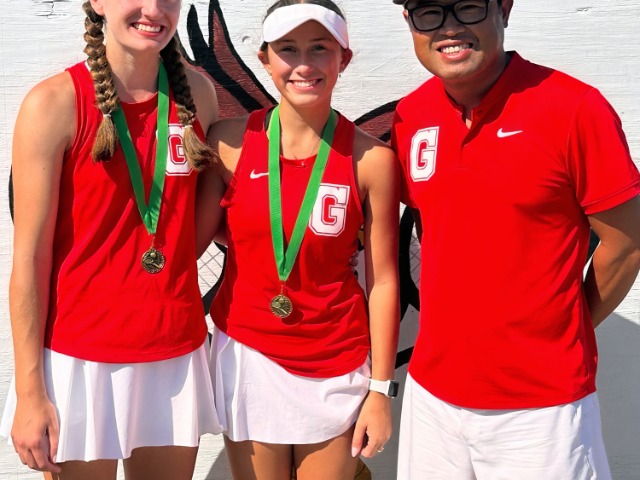 U-High Takes Doubles and Team Titles, Glenwood Wins Singles at CS8 Tournament