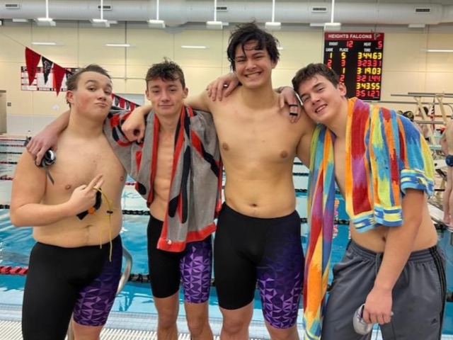 Boys Relays Qualify for State
