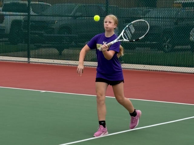 Hornets Sting Maize South in Tennis Dual, 16-8