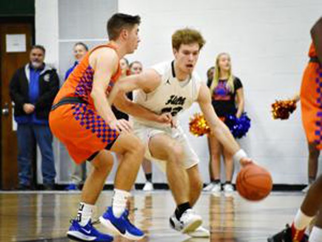 Western Hills takes control in first half, beats Frankfort 54-41