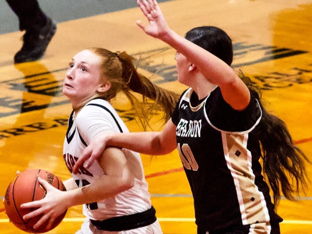 Ozark Junior Competes in State Golf Tournament