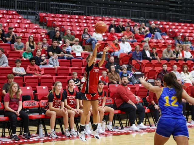 SEASON PREVIEW: CHEERLEADING