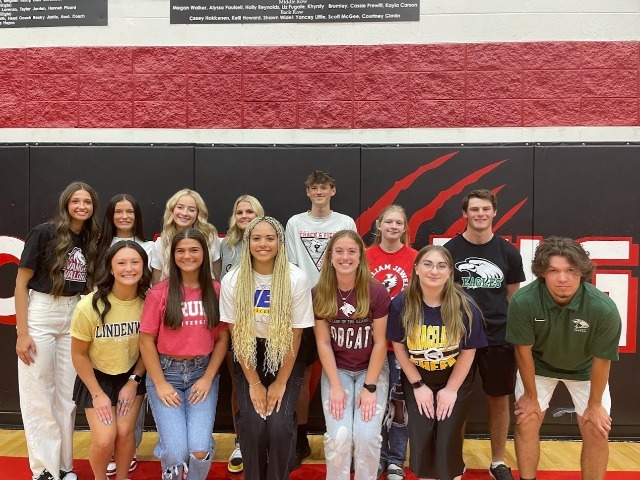 13 Seniors Sign to Play in College