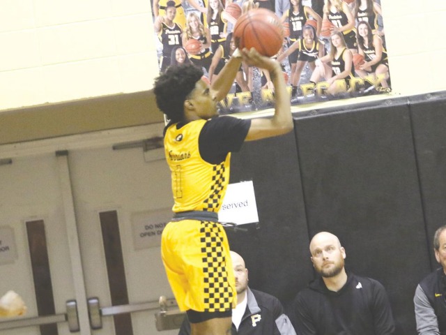 Top hoops teams battle in Rotary Club's annual 'Tangle on the Trail'