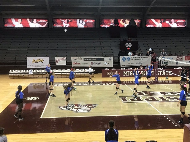 Lady Bulldogs warming up prior to the State Championship Match 