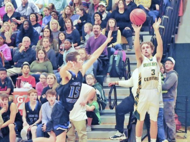 Johnson reaches milestone, Eagles win big
