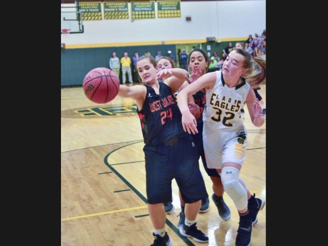 ’Hawks respond to early hole, zip past Central
