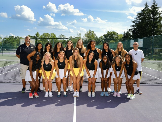 Varsity Gold Tennis Clinches GWOC Title with Dominant Win