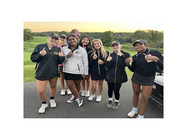 Girls Varsity Black Golf Team Has Outstanding Season