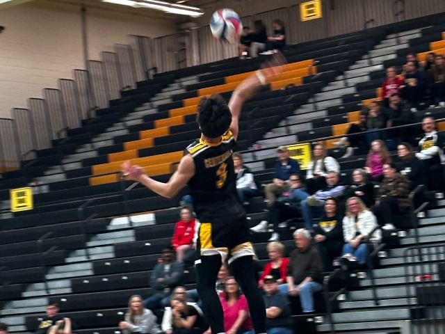 Boys Volleyball Falls To LaSalle