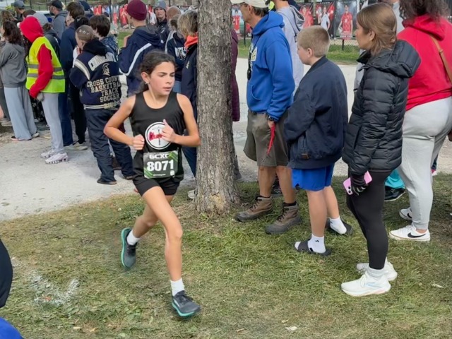 Girls Cross Country Runners