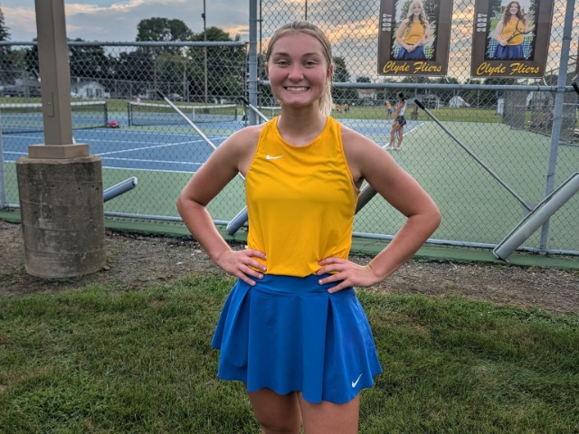 Tennis Falls to Tiffin