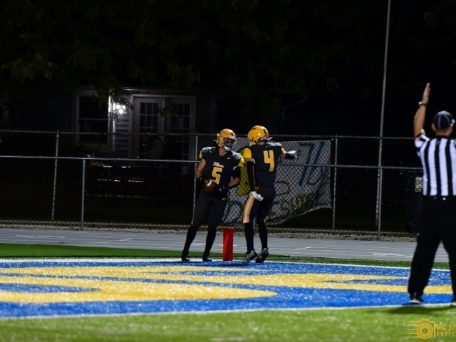 Clyde defeats Sandusky 40-7