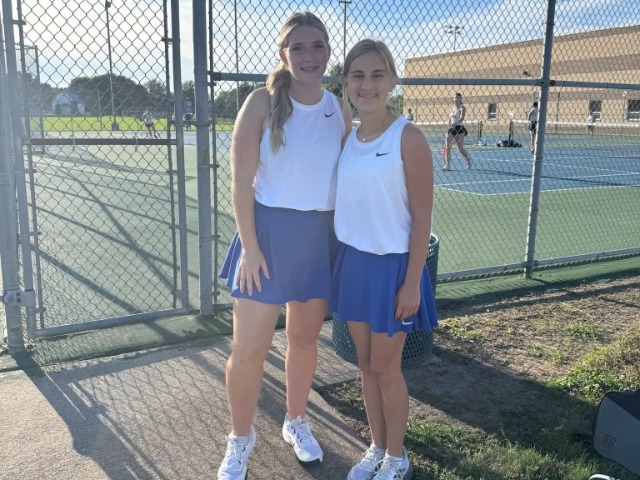 Tennis beats Perkins 3-2