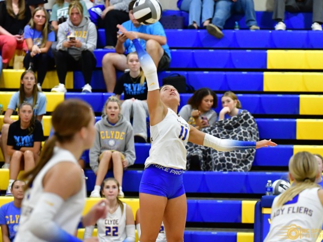 Lady Fliers Sweep Sandusky