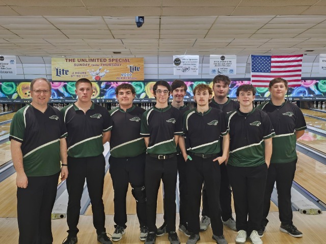 Bowling team at sectional meet in Kettering