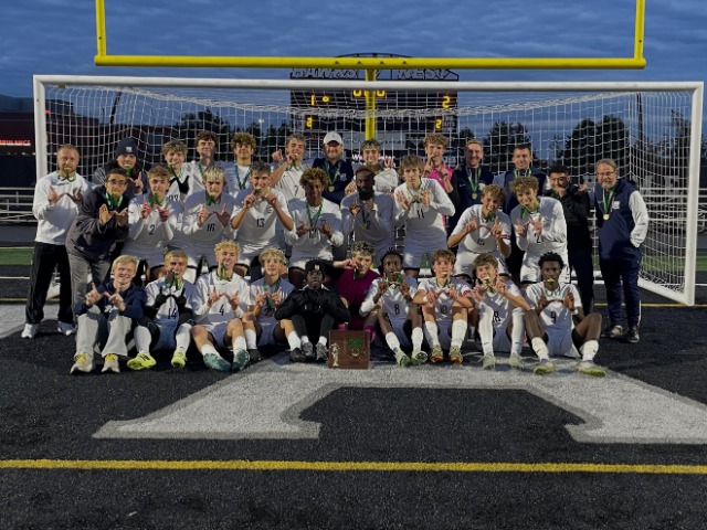Men's Soccer Wins First District Title Since 2009