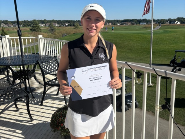 Girls Golf Finishes 6th at District Tournament