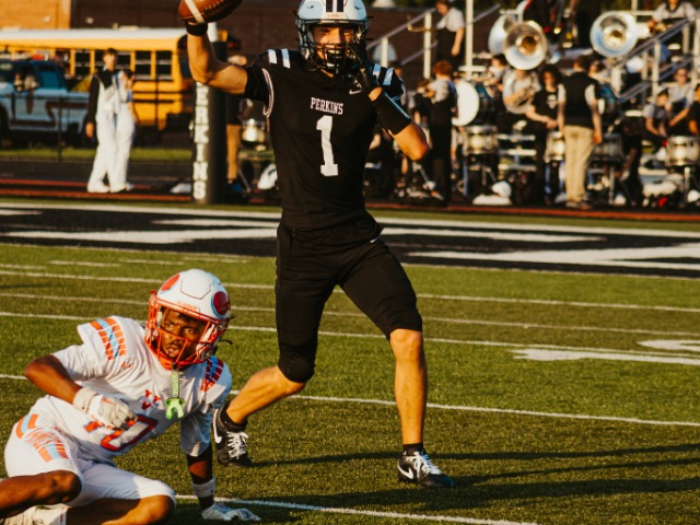 Football Moves to 2-0 with Victory Over Toledo Scott