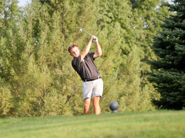 Boys Golf Edges Out Bellevue to Claim Victory at NOC Tournament #1