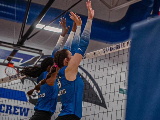 Panthers Show Their Toughness in Five-Set Victory Over Lakota West