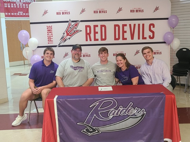Cameron Smith Signs his NIL with University of  Mount Union