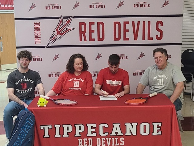 Alex Darner Signs his NLI with Wittenberg Tennis