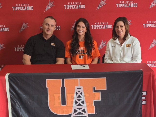 Kendall Davis Signing with University of Findlay Soccer