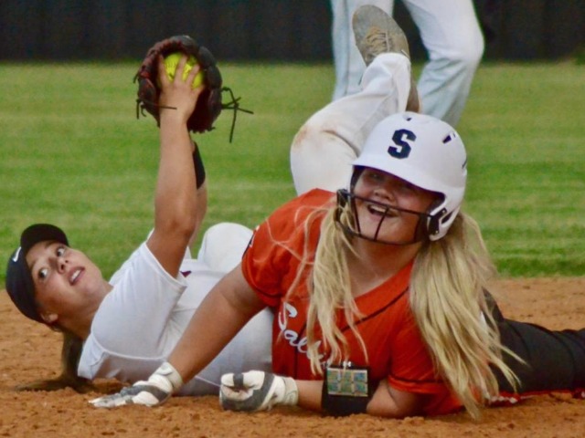 Lady Bulldogs take doubleheader from Catoosa, fall to Sallisaw