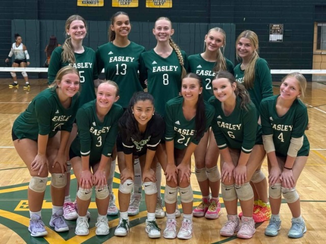 Lady Wave Volleyball knocks off Laurens in 4 sets
