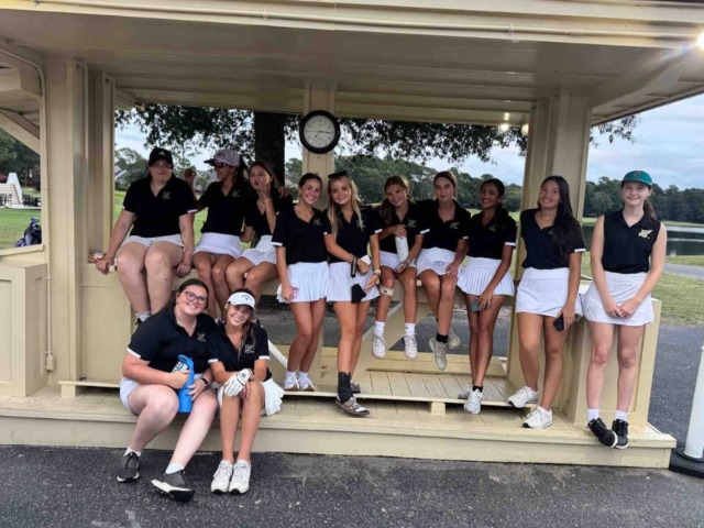 Lady Braves Golf Team Finishes 5th at Region Meet