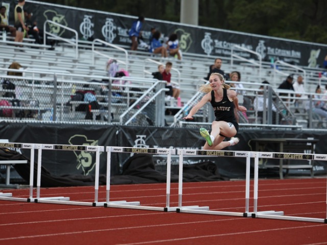 Senior Hurdler Enters Class of 2025 Top 75 400 Hurdles