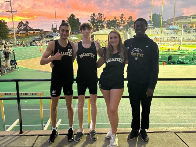 Track & Field Competes at the AAAAA State Meet