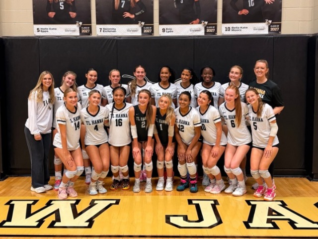 Girls Volleyball Wins First Region Title Since 2020!