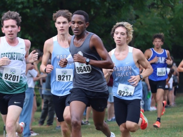 Stephen Bell & Aiden Rufi working together at the front of the race