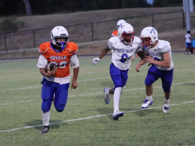 Heartbreak at Hemana Anderson: River Valley Outlasts Bonham Bulldogs 8-6 in Tuesday Thriller