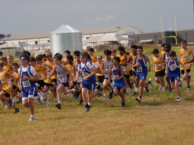 Bulldog 7th grade opens Cross country season at Salado