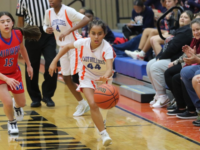 Bulldog 8th Grade B falls to SC Lee 43-32