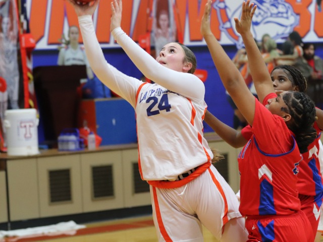 Bulldog 8th Grade B falls to SC Lee 43-32