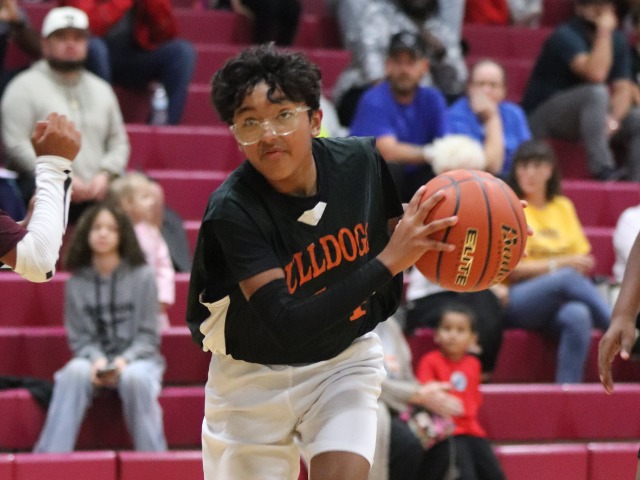 Bulldog 7th Grade A falls to Cove 54-33