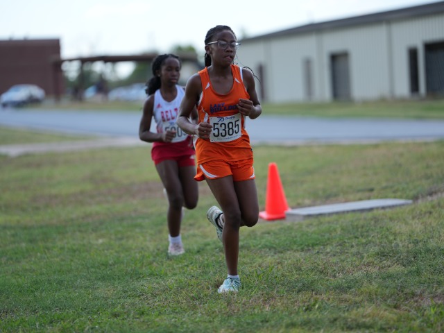 Bonham Middle School 7th Grade Girls Cross Country Competes at Yoe Harriers Meet