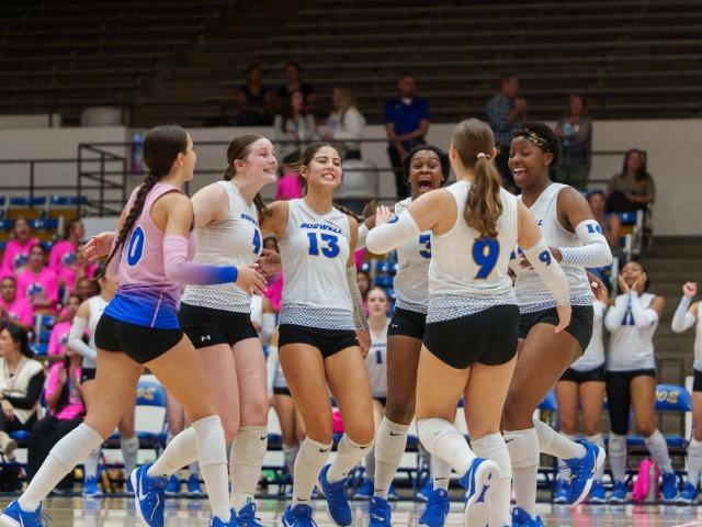 Lady Pioneers fall short after hard-fought four-set match