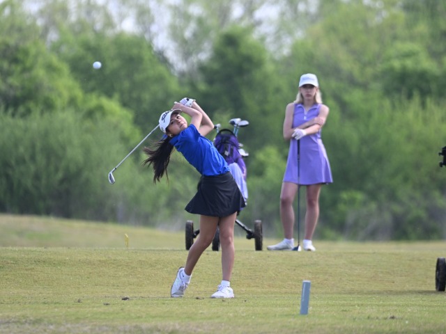 Lady Pioneers conclude their golf season at District