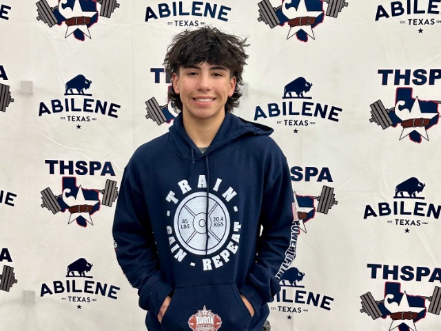Sophomore Braeden DeHoyos sets personal records at State Powerlifting Meet