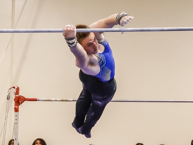 Pioneers advance five athletes to the Regional Wrestling Touranment