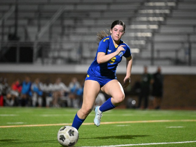 Lady Pioneers fall behind Lake Ridge in tough matchup