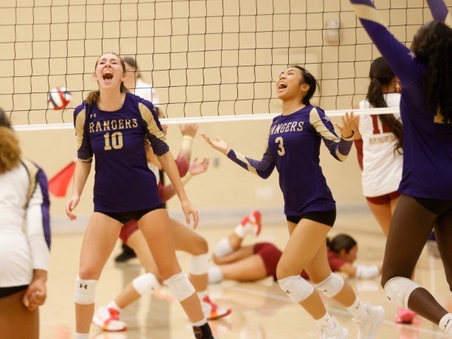Lady Rangers take Weatherford to four sets on senior night