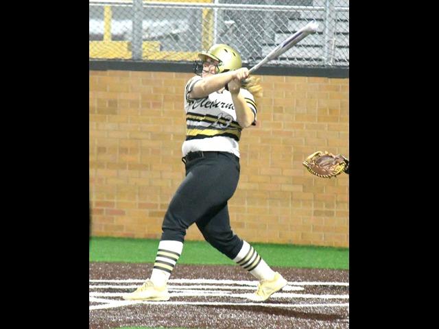 Cleburne softball opens district with solid 7-1 win over Everman