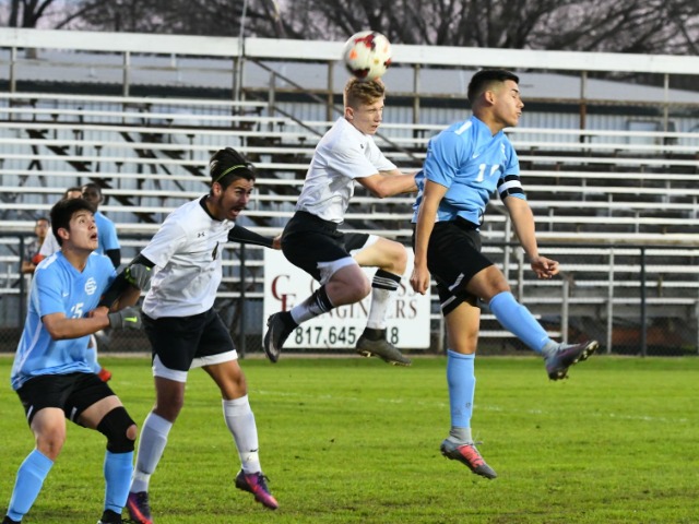 Cleburne faces Waxahachie in bidistrict playoffs for second consecutive season