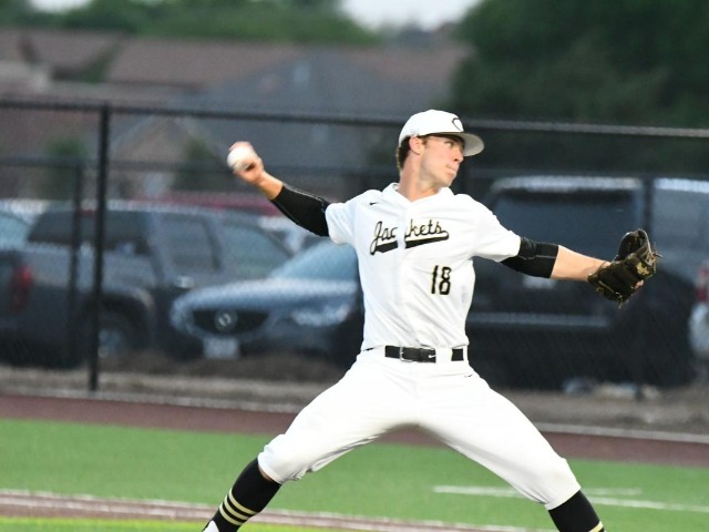 No. 1 Cleburne blanks Arlington Seguin, 10-0, on senior night